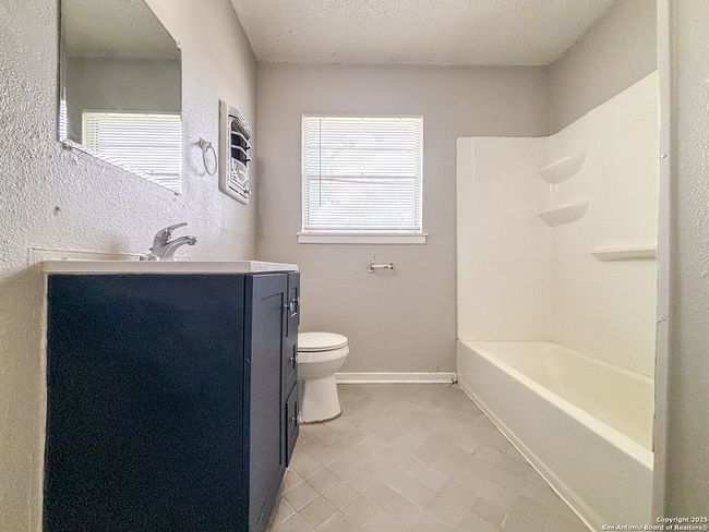 319 Hialeah Ave, House other with 2 bedrooms, 1 bathrooms and null parking in San Antonio TX | Image 12
