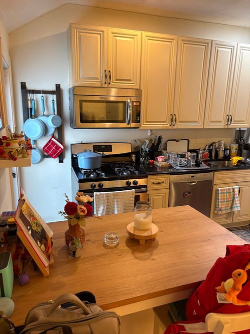 3b-1672 Beacon St, Brookline, MA, 02445-2101 | Card Image