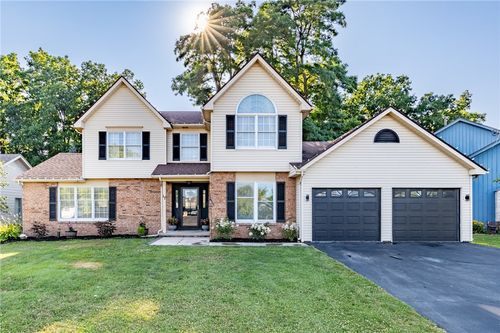 17 Geiger Cir, Greece, NY, 14612-3230 | Card Image