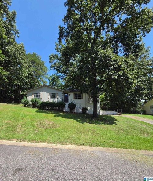 300 Kimbo Dr, CENTER POINT, AL, 35215-4916 | Card Image