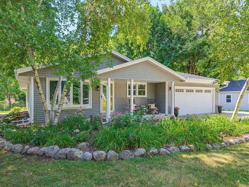 1247 N Breezeland Road, Summit, WI, 53066 | Card Image