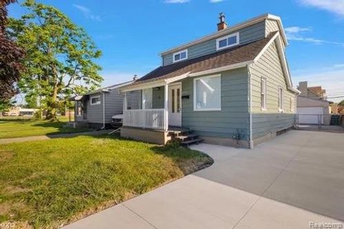 2065 Morris Ave, Lincoln Park, MI, 48146-1301 | Card Image