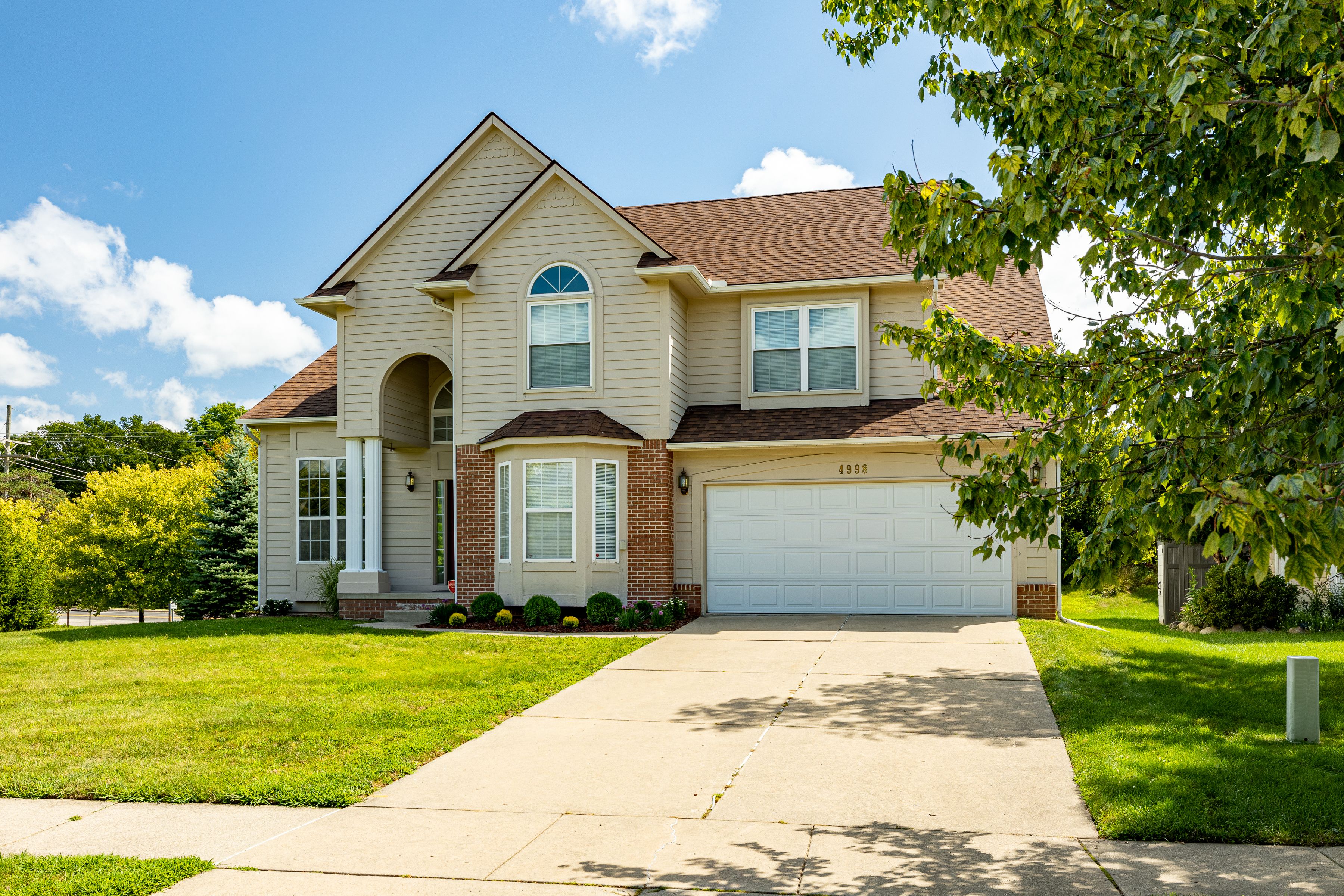 Ridgeside Cir, Ann Arbor, MI 48105