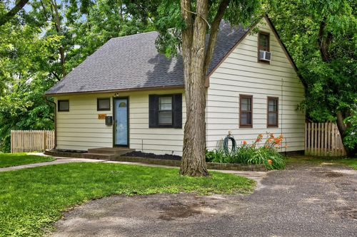 6701 34th Ave N, Crystal, MN, 55427-2220 | Card Image