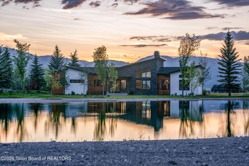 9346 Bison Dr, Victor, ID, 83455 | Card Image