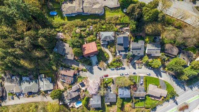 Aerial view featuring a residential view | Image 9
