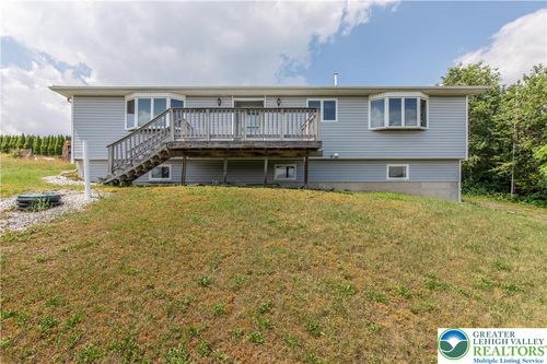379 Golf Rd, Tamaqua, PA, 18252-5547 | Card Image
