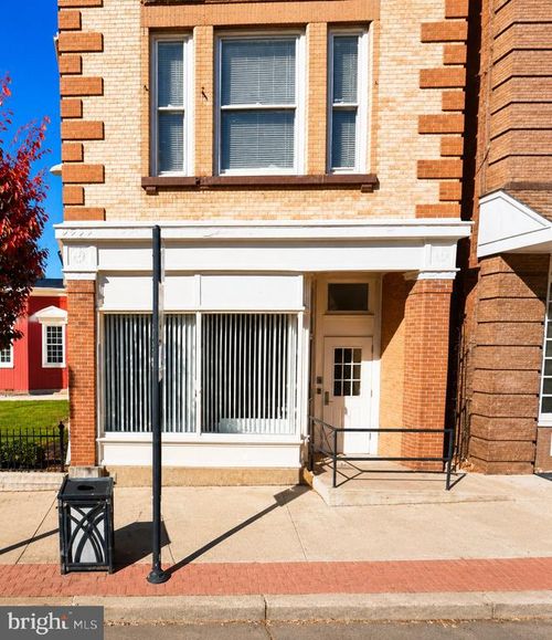 104 E Washington Street, CHARLES TOWN, WV, 25414 | Card Image