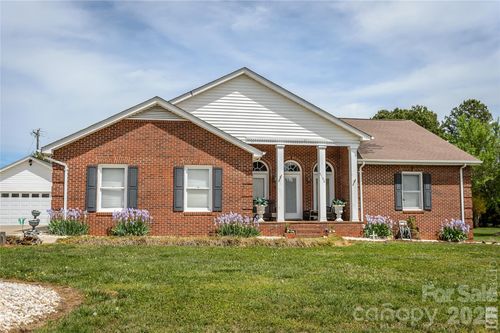 5146 Olde School Drive, Hickory, NC, 28602 | Card Image