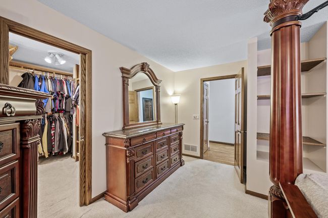The walk-in closet - Plenty of space to stay organized | Image 28