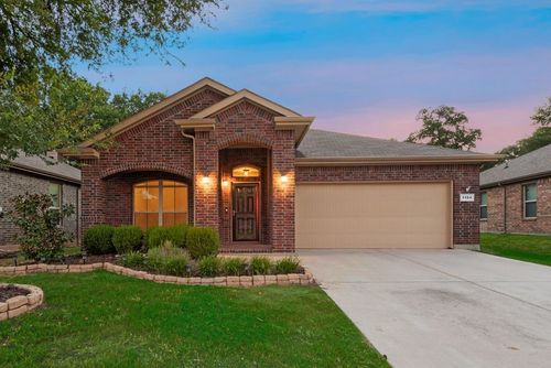 1104 Edgewater Dr, Azle, TX, 76020-5143 | Card Image