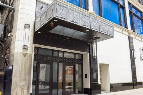 1005-8 W Monroe St, Chicago, IL, 60603-2450 | Card Image