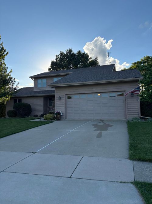 252 Bedford Cir, Valparaiso, IN, 46383 | Card Image