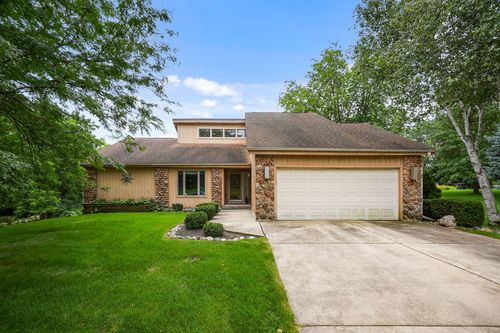 42W697 Bridle Ct, St. Charles, IL, 60175-8233 | Card Image