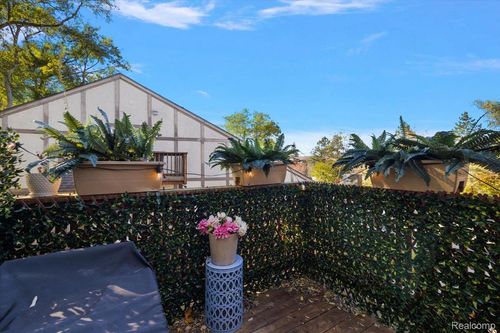 apt-33-44800 Bayview Dr, Novi, MI, 48377-1380 | Card Image