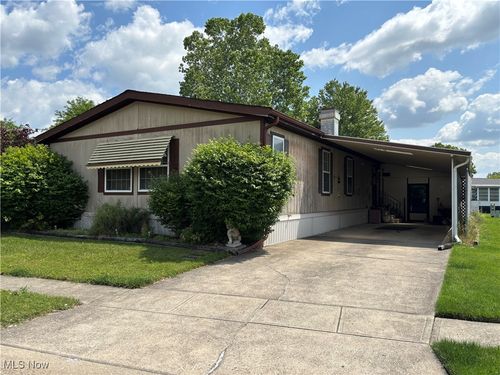 3 Concert Ct, Olmsted Twp, OH, 44138-2995 | Card Image