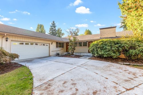 8246 Se 72nd St, Mercer Island, WA, 98040-5323 | Card Image