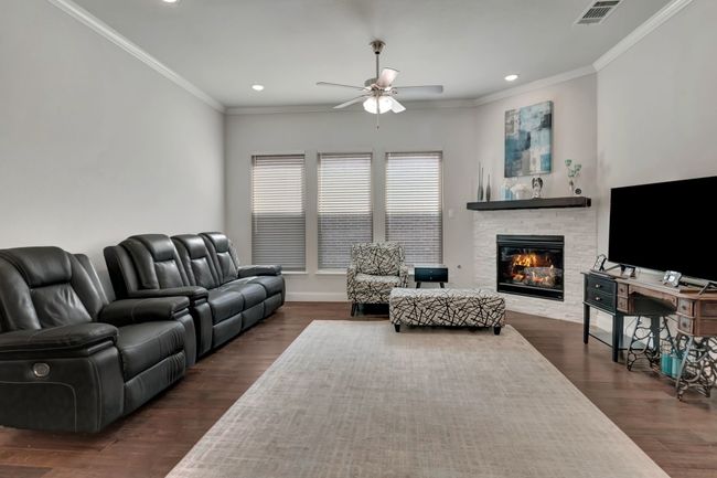 902 Adam Way, House other with 3 bedrooms, 2 bathrooms and null parking in Euless TX | Image 11