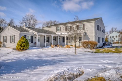 160 Quail Rd, Perrysburg, OH, 43551-2570 | Card Image