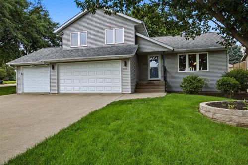 1773 Parkway Dr, Iowa City, IA, 52241-2747 | Card Image