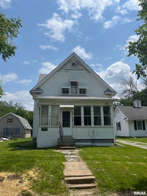 1109 S Michigan Ave, Davenport, IA, 52802-2624 | Card Image