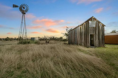 3527 Old Harper Rd, Fredericksburg, TX, 78624-8087 | Card Image