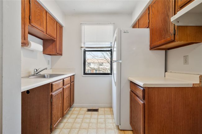 Kitchen area | Image 8