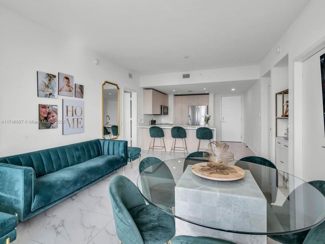 APT-1507 - 2000 Metropica Way, Condo with 2 bedrooms, 2 bathrooms and null parking in Sunrise FL | Image 10