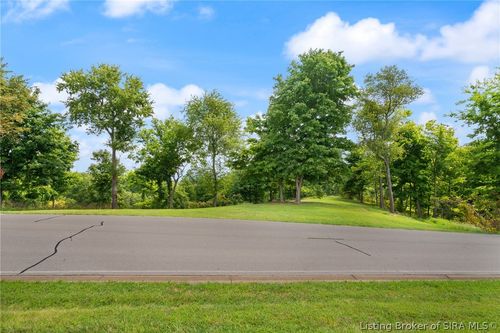 9305 N Skyline Dr, Floyds Knobs, IN, 47119-8830 | Card Image