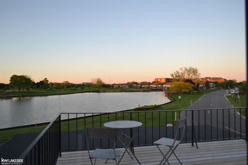 101 Country Club Dr, Saint Clair Shores, MI, 48082-1055 | Card Image