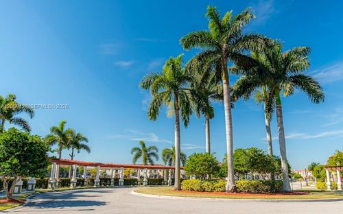 607-607 Ne 35th Ave, Homestead, FL, 33033-7626 | Card Image