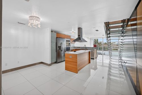 302-2950 Ne 188th St, Aventura, FL, 33180-2751 | Card Image
