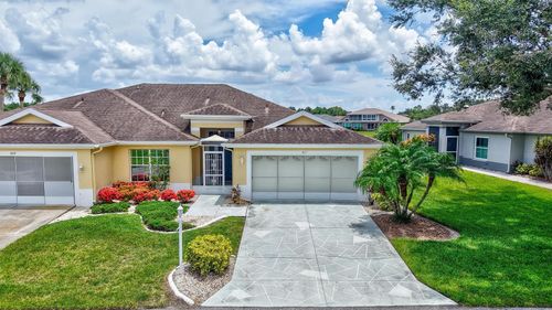 811 Staffordshire Ln, SUN CITY CENTER, FL, 33573-7094 | Card Image