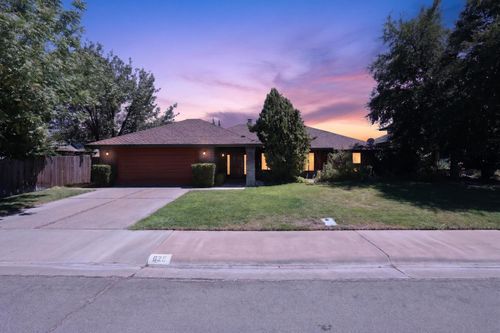 629 Wildwood Way, Woodland, CA, 95695-3680 | Card Image