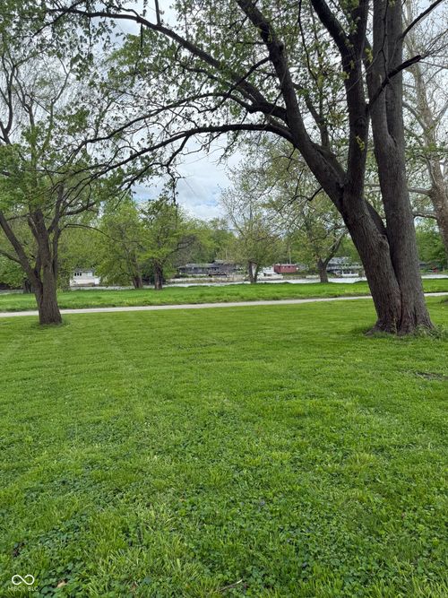 255 Riverwood Dr, Noblesville, IN, 46062-8841 | Card Image