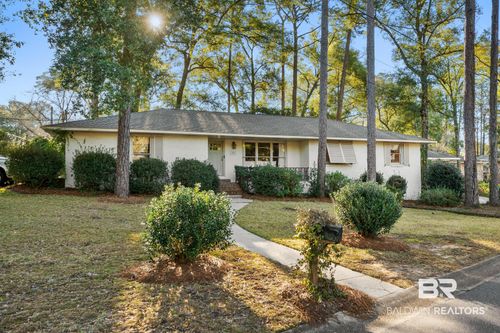 451 Ivy Cir, Fairhope, AL, 36532-1420 | Card Image