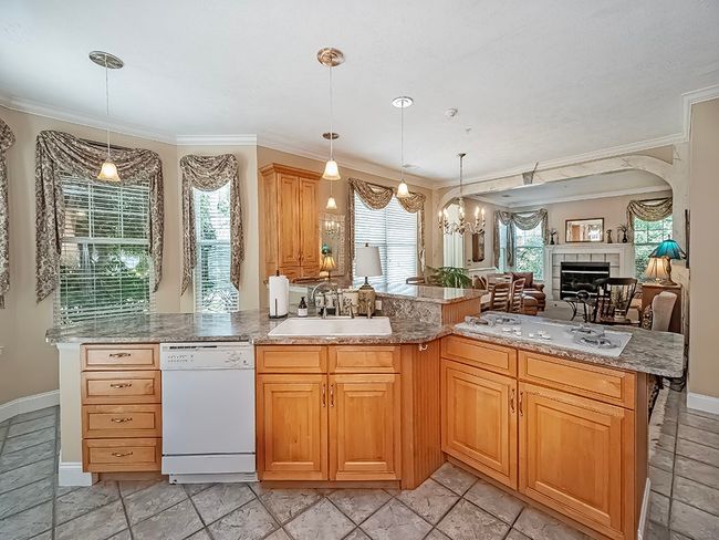 6 - 210 Adams Pointe Blvd, Condo with 2 bedrooms, 2 bathrooms and 2 parking in Adams Twp PA | Image 12