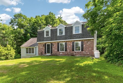 99 Stage Rd, Hampstead, NH, 03841-2208 | Card Image