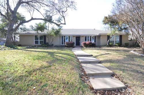 5 Ridgeview Cir, Richardson, TX, 75080-1909 | Card Image