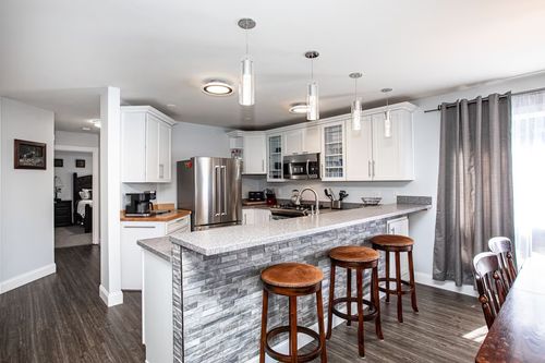 883 Saint Andrews Dr, Columbia Falls, MT, 59912-8876 | Card Image