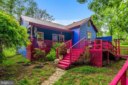 835 Engle Switch Rd, HARPERS FERRY, WV, 25425-5257 | Card Image