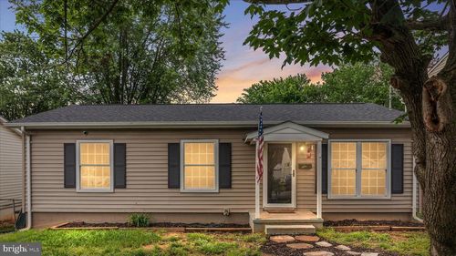 706 W 14th St, FRONT ROYAL, VA, 22630-2916 | Card Image
