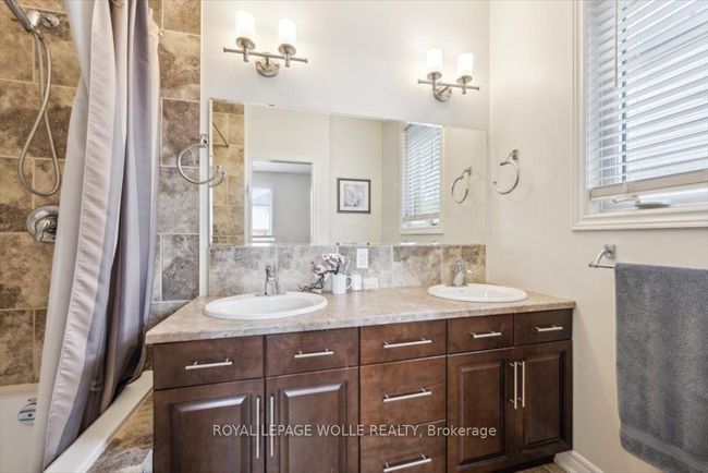 67 E Tree Dr, House other with 4 bedrooms, 3 bathrooms and 2 parking in Breslau ON | Image 17