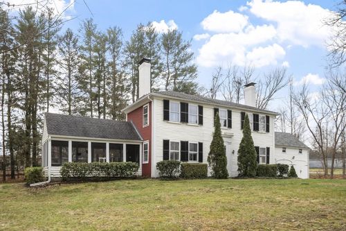 8 South St, Townsend, MA, 01469-1302 | Card Image