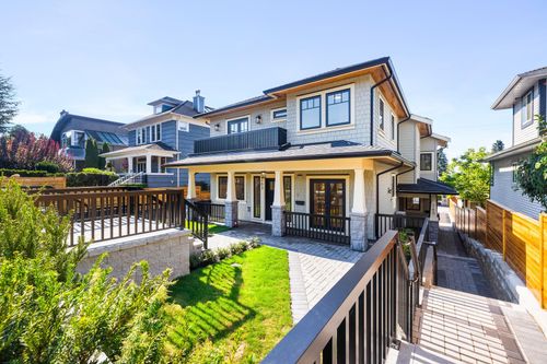 265 W 6th St, North Vancouver, BC, V7M | Card Image