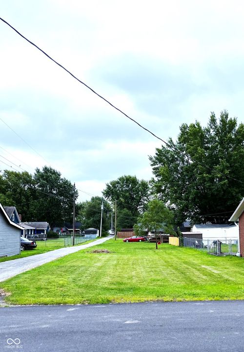 210 E Park Street, Fortville, IN, 46040 | Card Image