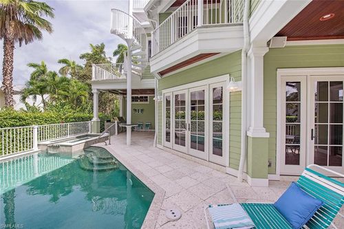 85 13th Ave S, NAPLES, FL, 34102-7207 | Card Image