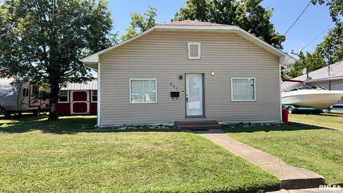 207 7th St, Benton, IL, 62812-3003 | Card Image