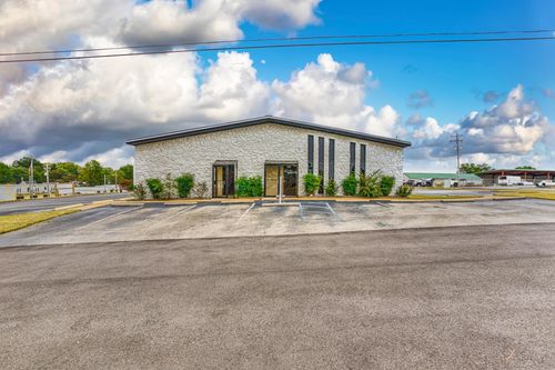 121 S Chestnut St, Florence, AL, 35630-5801 | Card Image