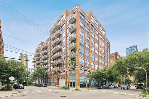 801-933 W Van Buren St, Chicago, IL, 60607-3596 | Card Image